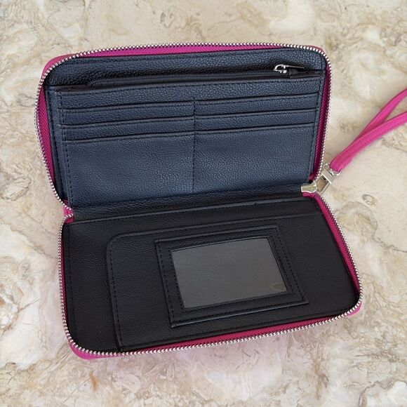 Betsey Johnson Fuchsia Big Bow Large Zip Around Wallet Wristlet - Picture 9 of 13